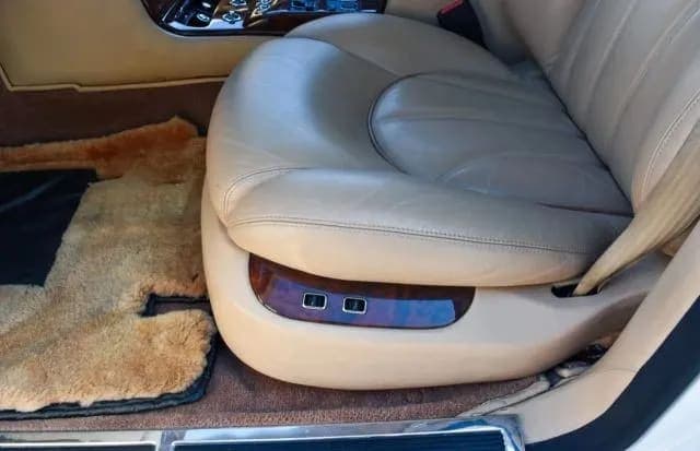 1999 Rolls-Royce Silver Seraph SEDAN, view