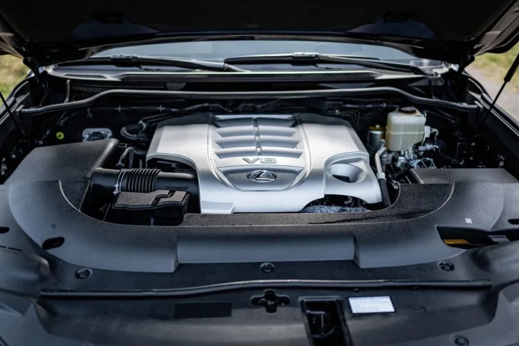 2017 Lexus LX570, view