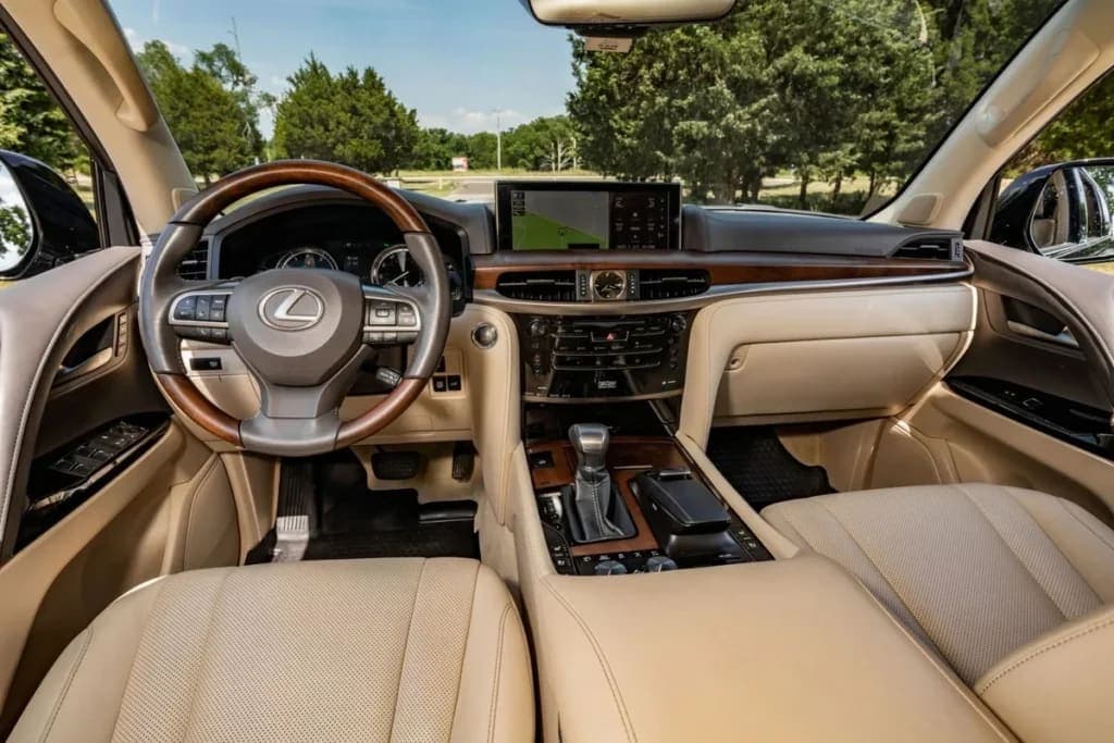 2017 Lexus LX570, view