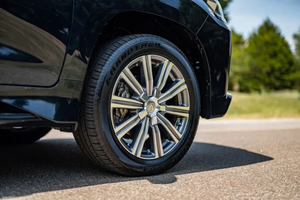 2017 Lexus LX570, view