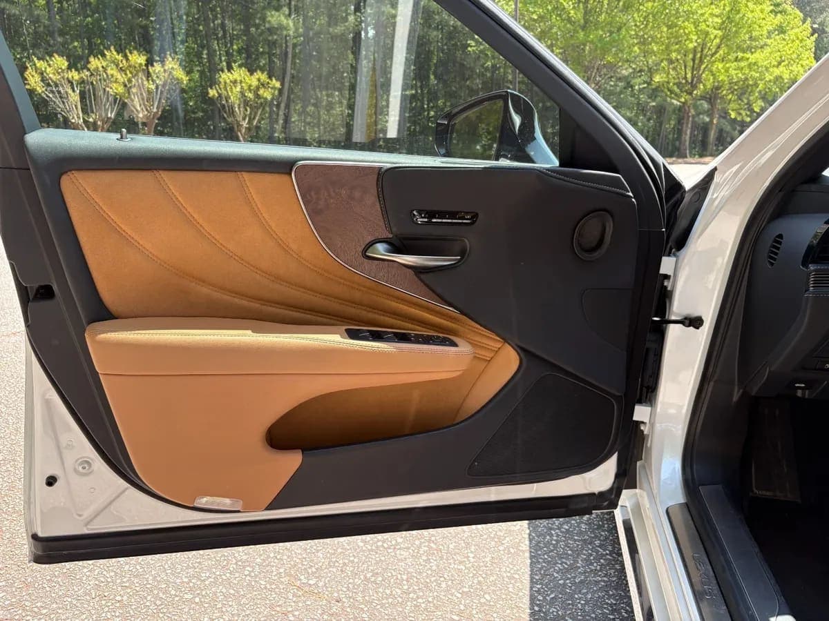 2021 Lexus LS 500 BASE, view