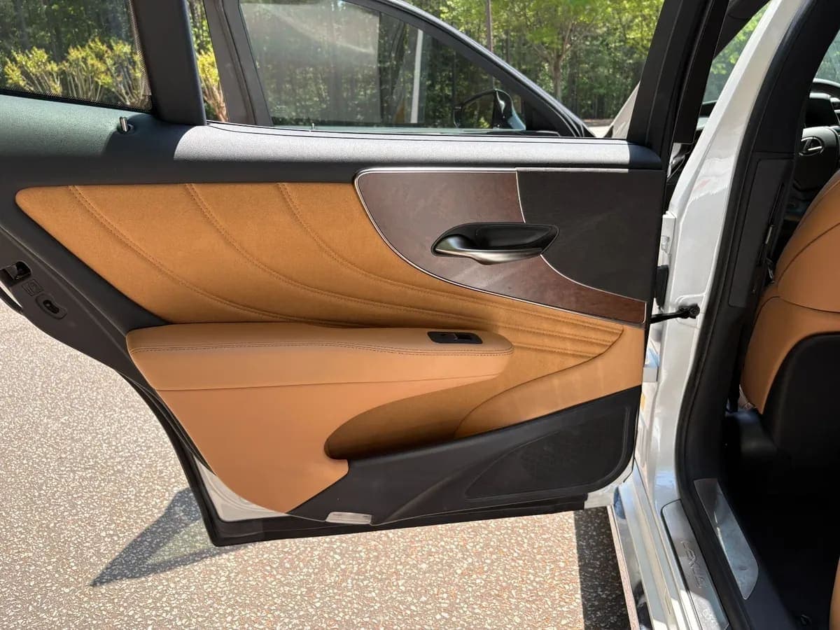 2021 Lexus LS 500 BASE, view