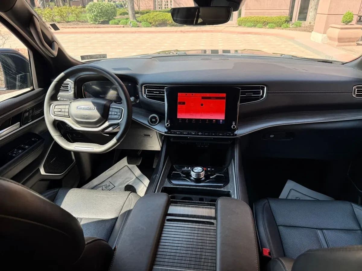 2024 Jeep Wagoneer L-Series III, view
