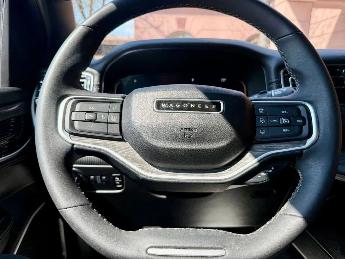 2024 Jeep Wagoneer L-Series III, view