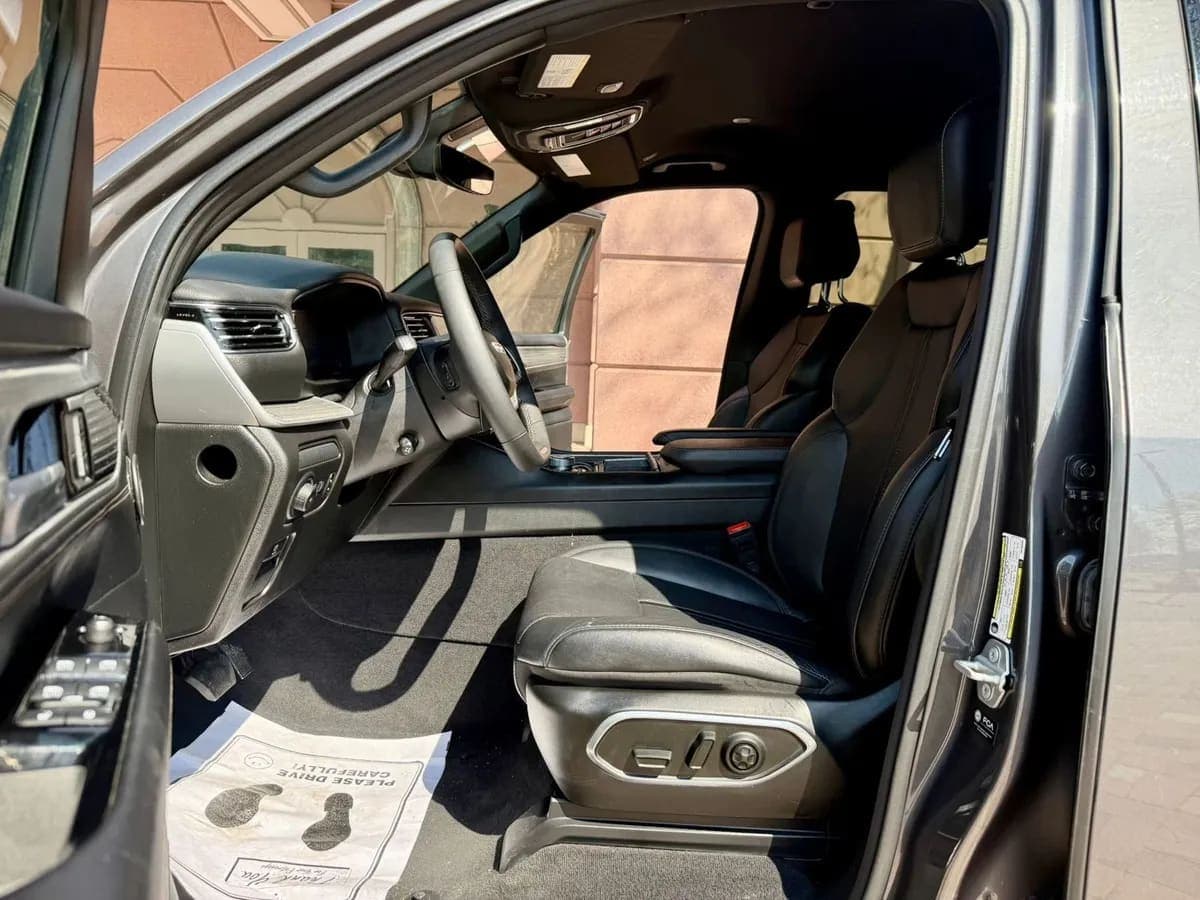 2024 Jeep Wagoneer L-Series III, view