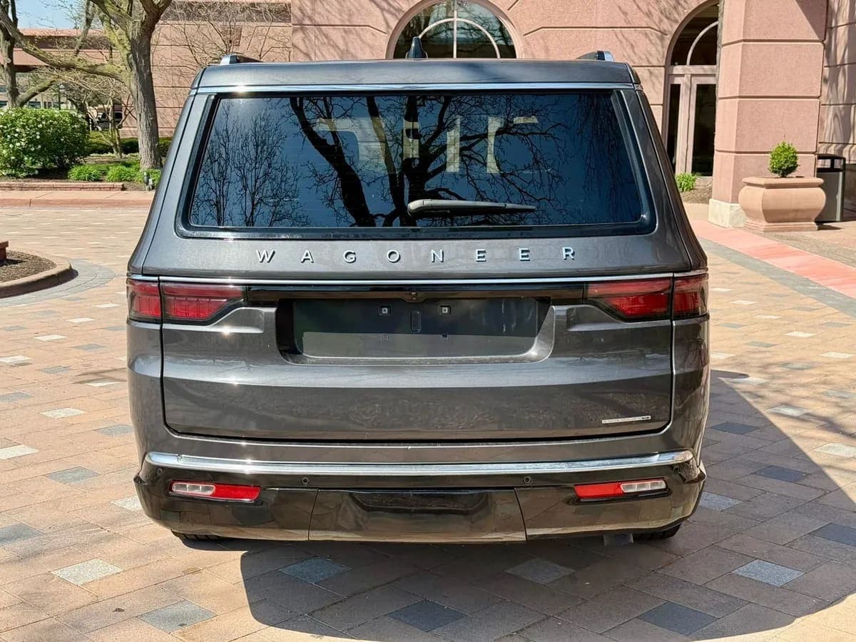 2024 Jeep Wagoneer L-Series III, view