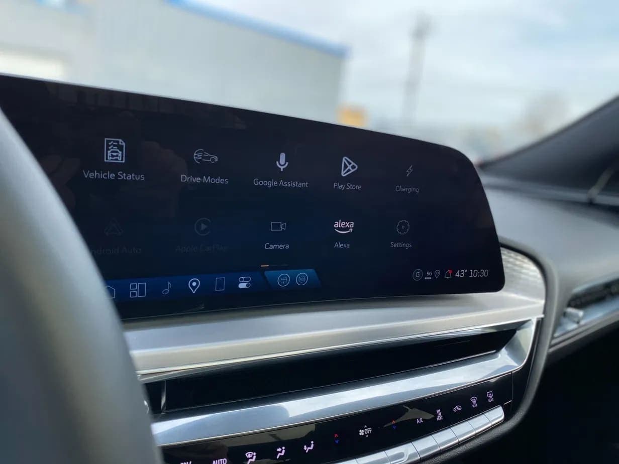2025 Cadillac LYRIQ SPORT, view