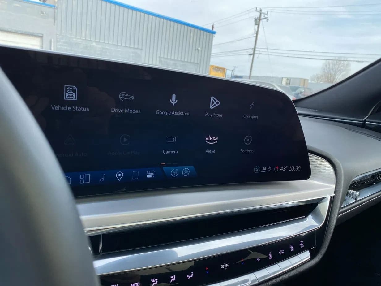 2025 Cadillac LYRIQ SPORT, view