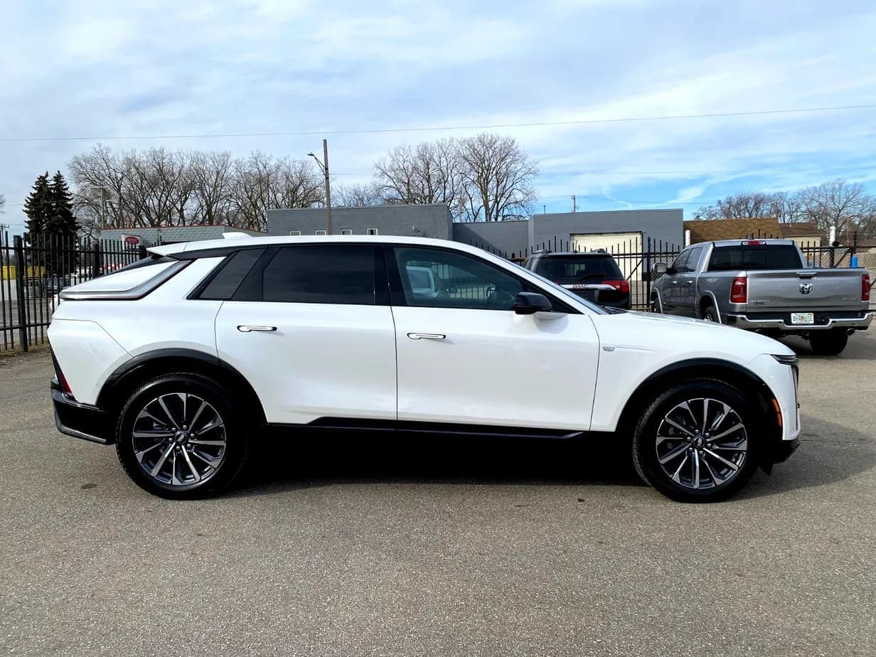 2025 Cadillac LYRIQ SPORT, view