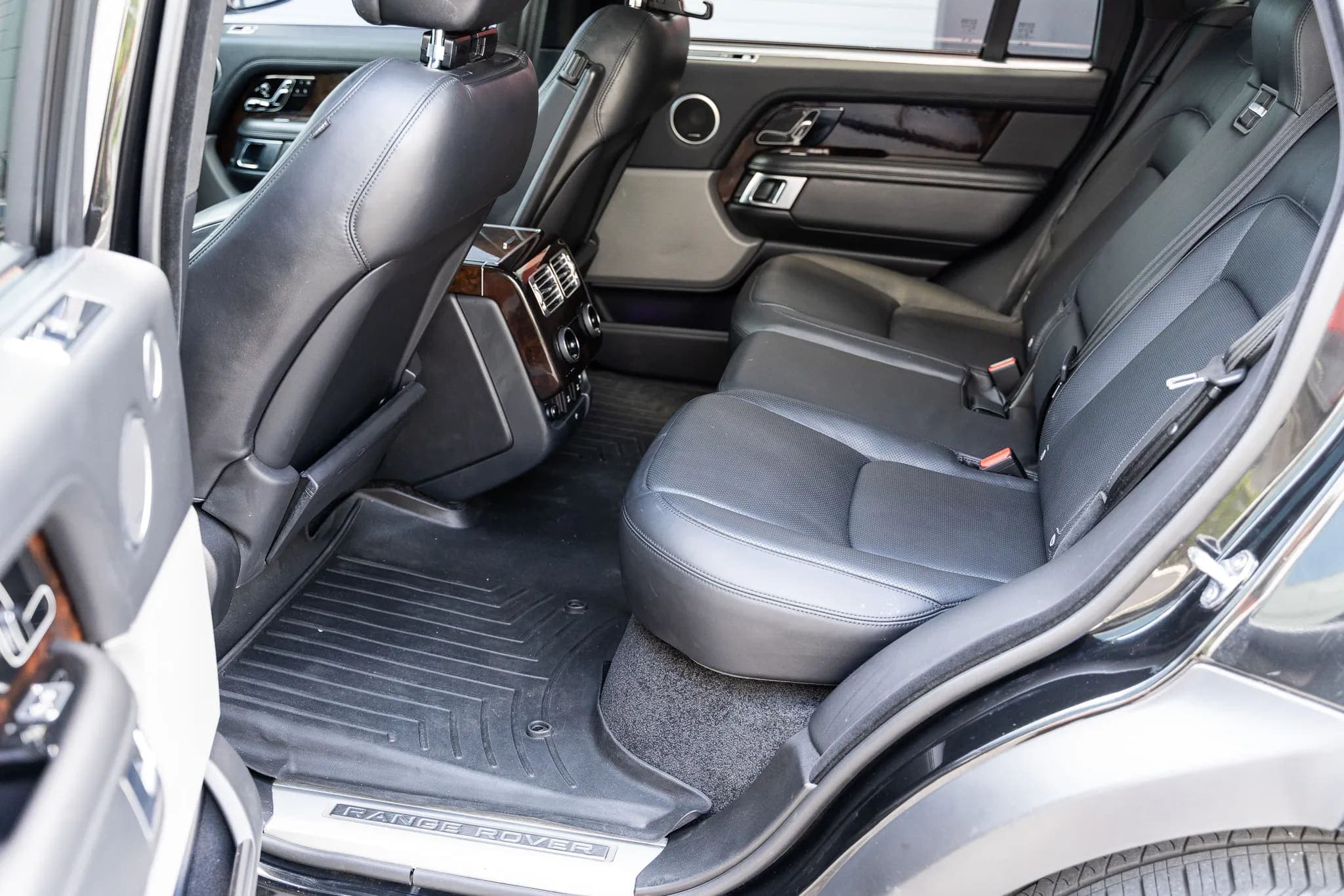 2018 Land Rover Range Rover Supercharged LWB | Bayport Motors Green Bay