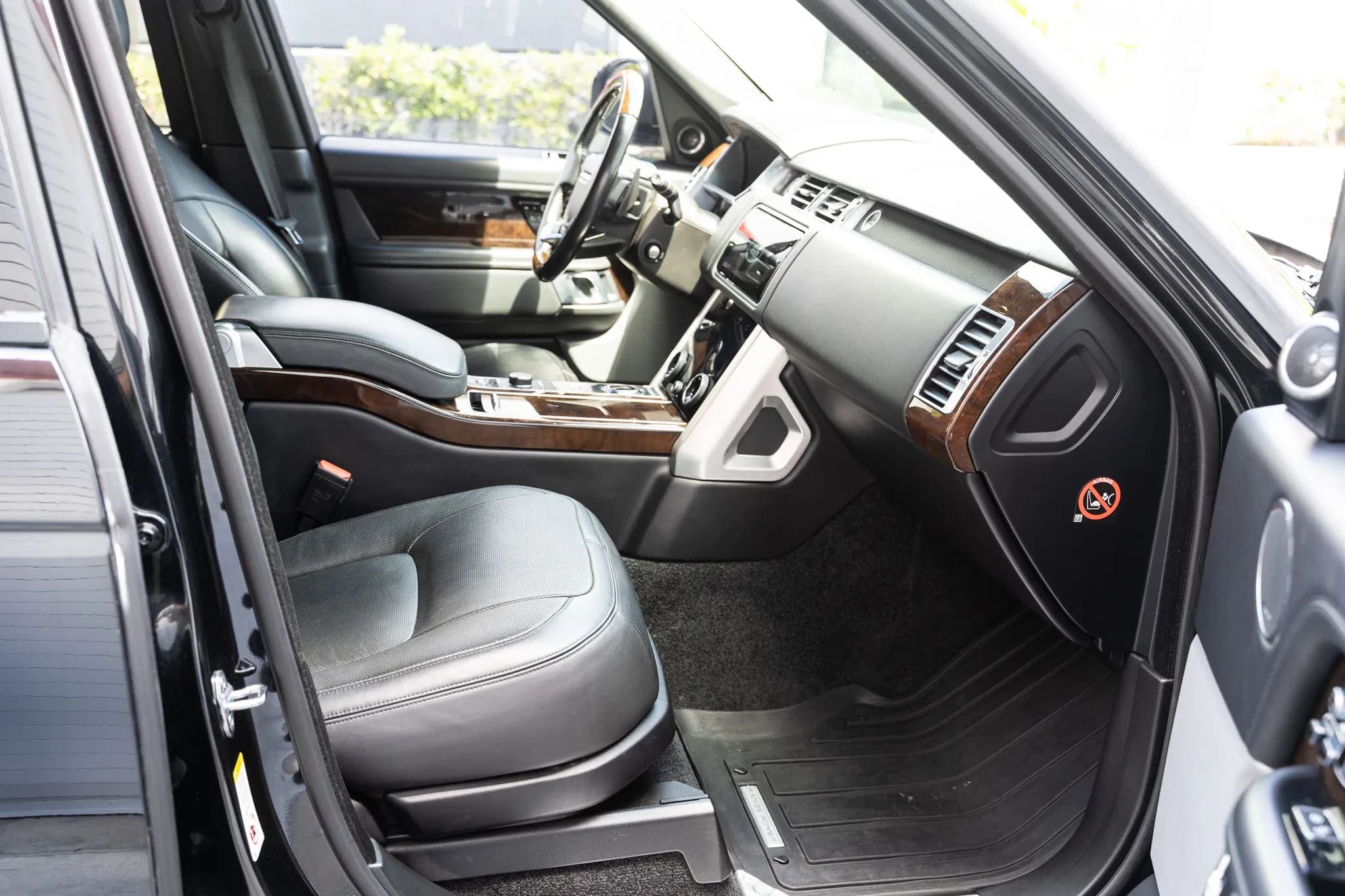 2018 Land Rover Range Rover Supercharged LWB, view